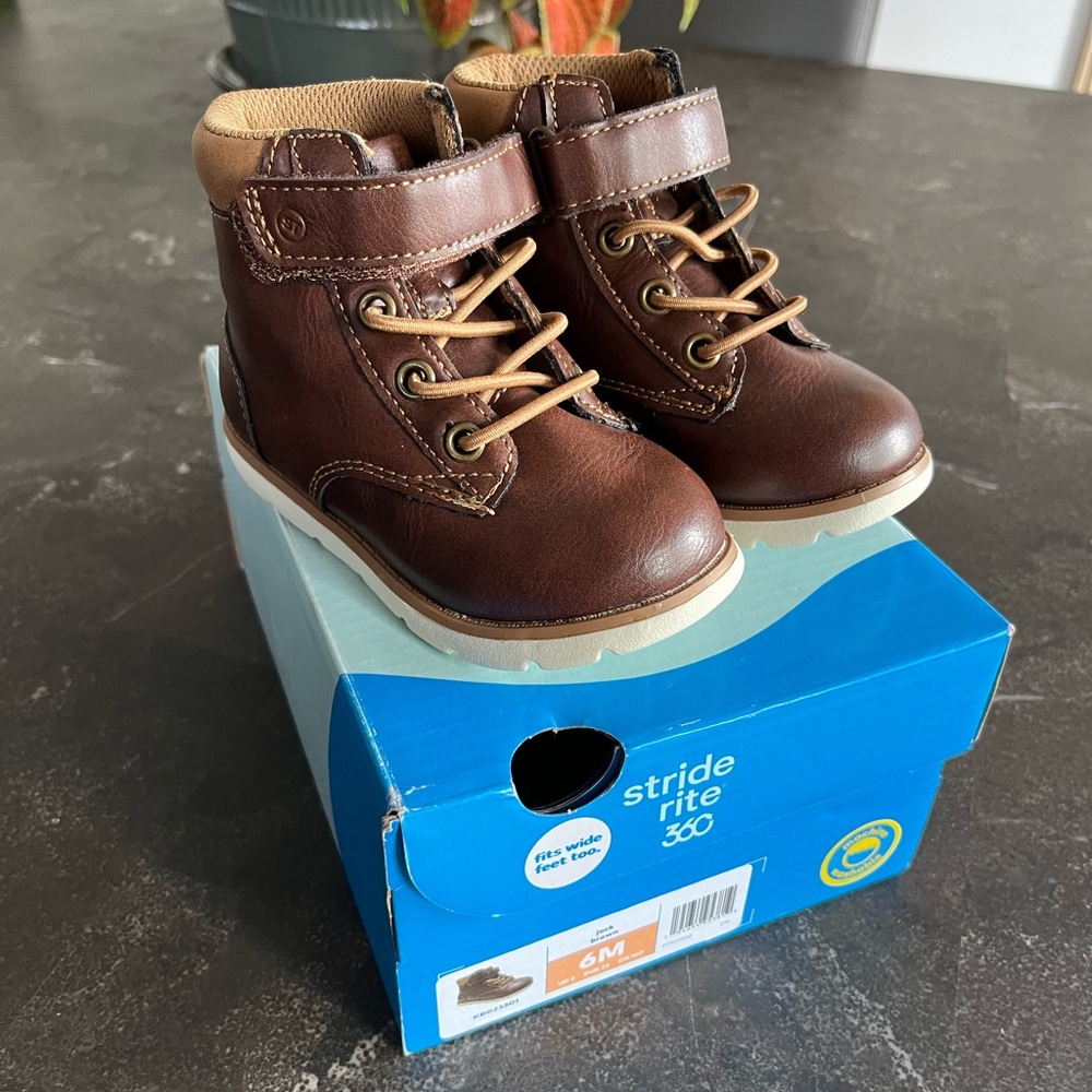 Stride Rite toddler boots size 6M